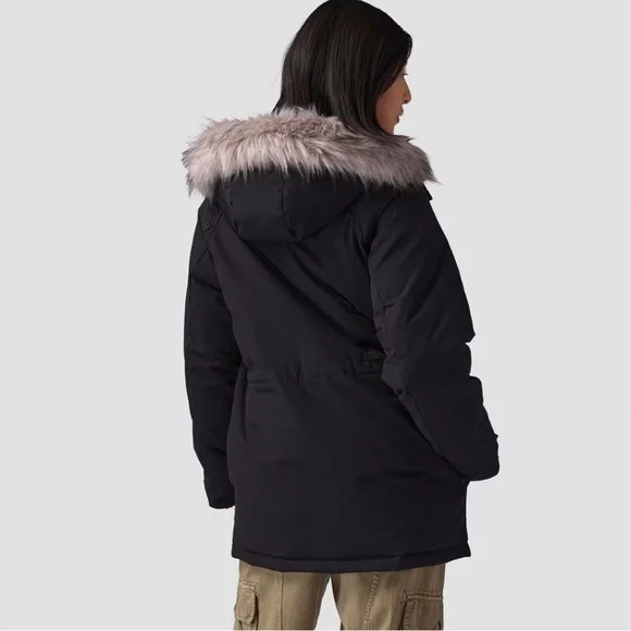 Brand new Basin and Range parka. Size large. Bought final sale but doesn't fit. - Picture 5 of 5